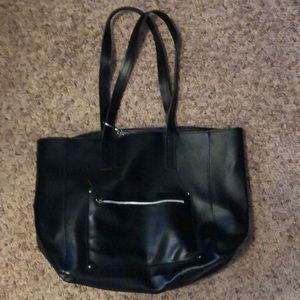 Black purse/tote